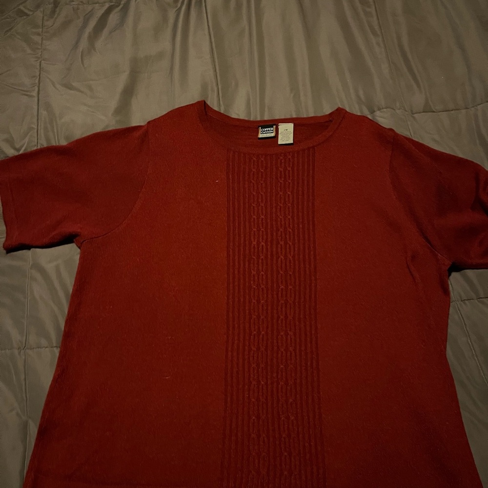 Like new short sleeved lightweight sweater.  Size 2W.  Deep red.